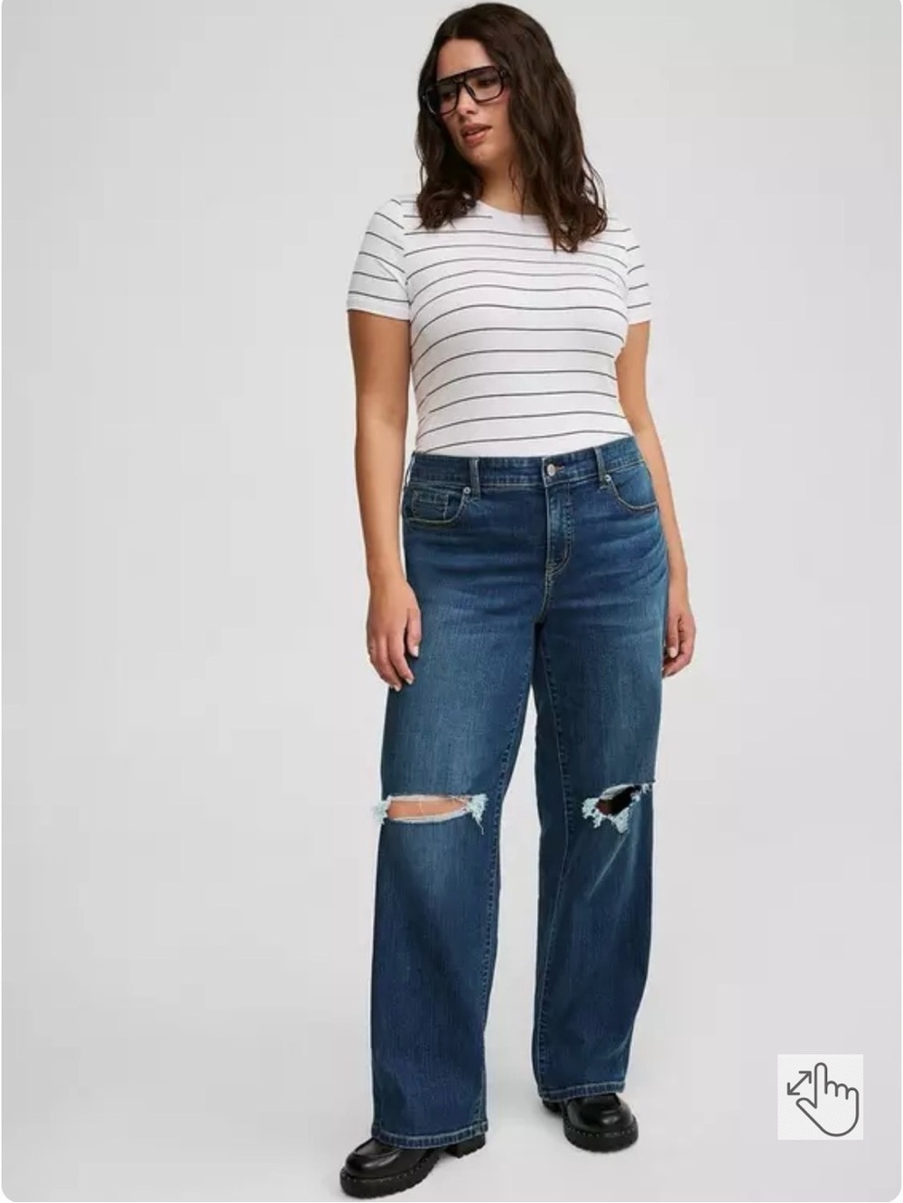 Torrid Perfect Vintage Stretch Wide-Leg jeans with distressed knees.Size 22R